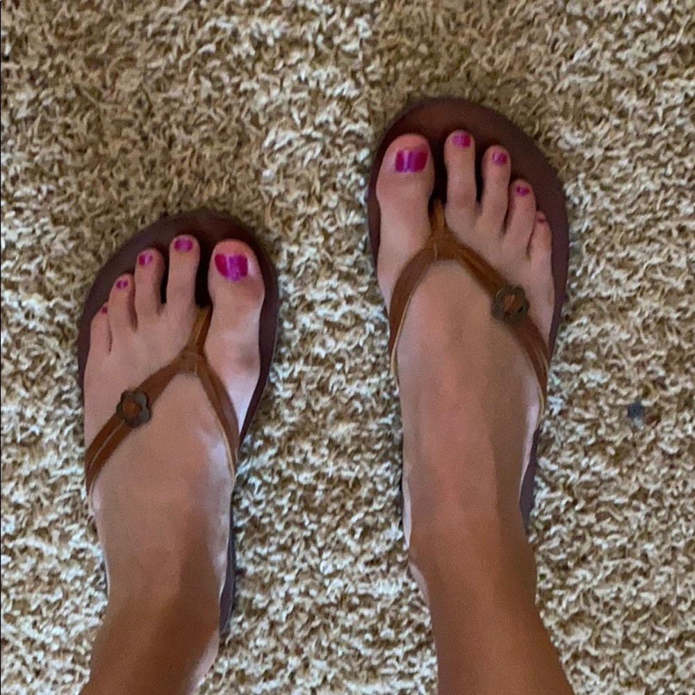 Leather flip flops